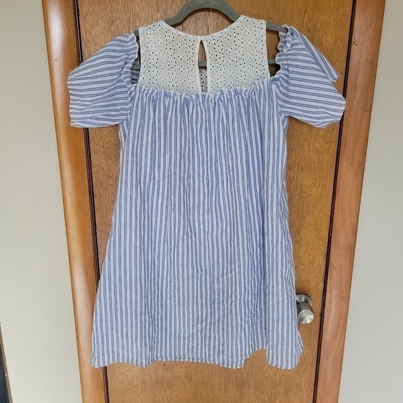 Andree by Unit Striped Cold Shoulder Dress Azure Blanc Medium - Picture 2 of 5